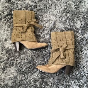 $5 SALE - Brown Knit Heeled Boots
